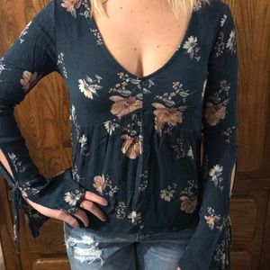 Sky and Sparrow top ! Worn once !!